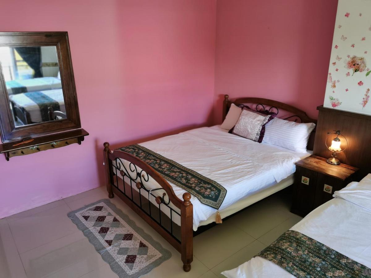 Golden Mary Bed and Breakfast T'ai-tung Exteriör bild